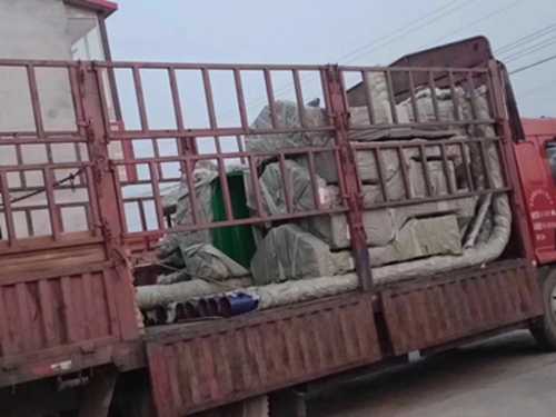 山西學(xué)?；@球架發(fā)貨裝車